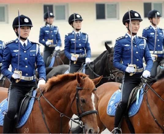 大连女子骑警大队