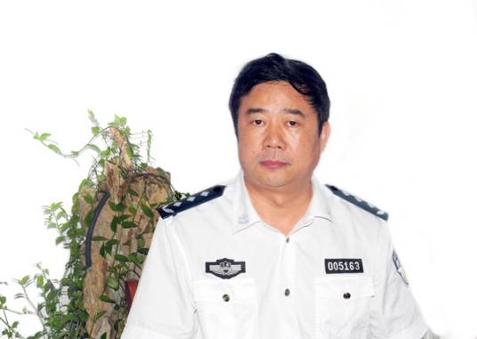 周忠伟（江西警察学院原副院长）