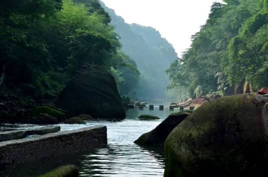 眉山（四川境内山峰）