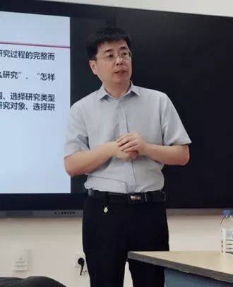 李广平（东北师范大学继续教育学院教授）