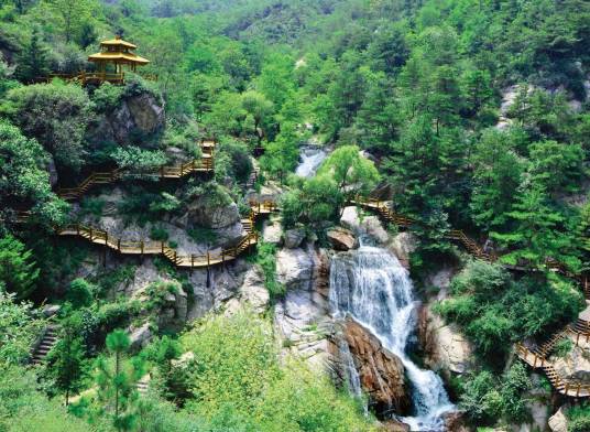 九如山瀑布群风景区